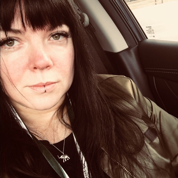 Meet your Posher, Amy - Picture 1 of 1